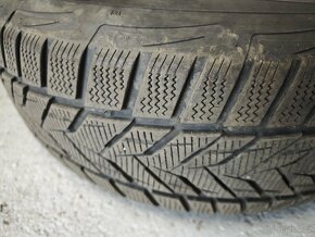 Zimní pneu Vredestein 215/60R17, vzorek 6mm, DOT2917 - 6