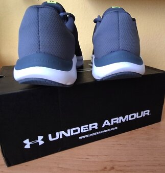 Běžecké boty Under Armour CHARGED PURSUIT 3 VM šedé nové - 6