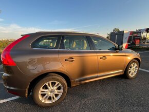 VOLVO XC60 D5 AWD 44  SUV ODPOČET DPH -Hnědo zlatá metalíza - 6