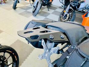 KTM 1290 Super Duke R = SPARK / SOFT / VÝBAVA ZA 50.000 - 6