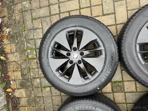 ORIGINÁL Alu Škoda ALASIA R16, 5x112 - TOP STAV, ZIMNÍ PNEU - 6