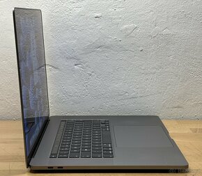 MacBook Pro 16” 2019/16GB RAM/i7/512GB SSD/Záruka - 6