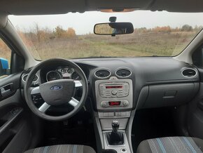 Ford Focus 1.6i - 6