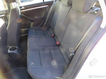 Volkswagen Golf 1.6 TDi ,  66 kW nafta, 2011 - 6