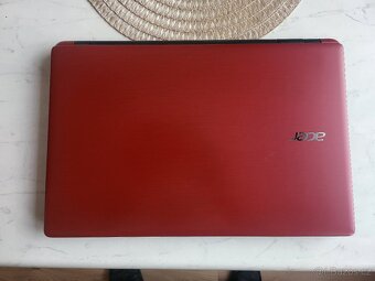 Acer Aspire E 15 (E5–571–31RD) i3 Kovový - 6