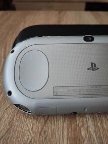 Playstation Vita Slim 2000 - 6