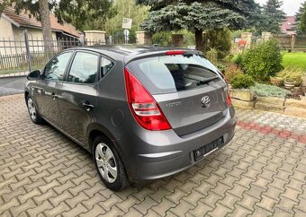 Hyundai i30 1,6 CW CRDi klima sada kol nafta - 6