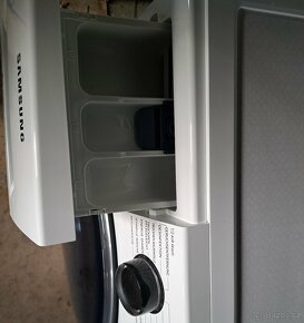 Pračka se sušičkou Samsung WD72J5A00AW. - 6