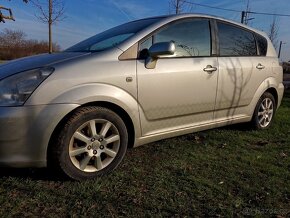 Toyota Corolla Verso 2.2 D AD2 - 6