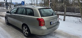 Toyota Avensis combi 2.0 D 85kw rok-2005 - 6