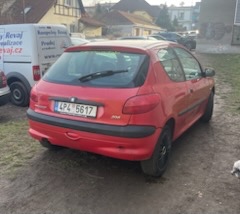 Peugeot 206 1.4i benzin  Rok 2002. Zimní pneu - 6