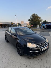 Volkswagen Jetta 1,9 TDI 77Kw DSG - 6