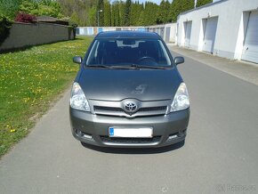 Toyota Corolla Verso - 6