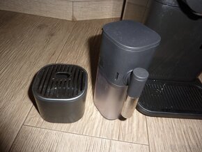 Nespresso kávovar na kapsle De'Longhi EN500.B - 6