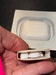 Apple AirPods druhe generace - nové - 6