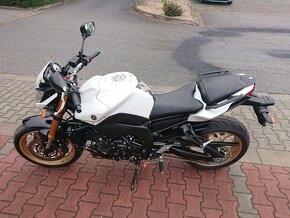 Yamaha FZ8 N 2010 - 6