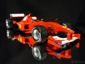 Ferrari F2000 Schumacher F1 Formule Hot Wheels 1/18 - 6