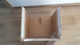 Nedokončená skříňka pod umyvadlo s dřevěným dekorem - 6