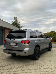 Toyota Sequoia 2021 5.7 v8 - 6