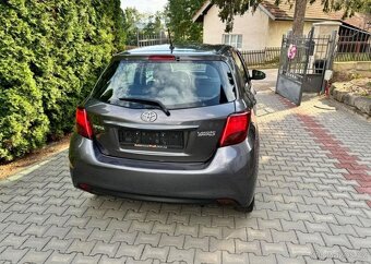 Toyota Yaris 1,0 VVT-i 1 Majitel serviska benzín - 6