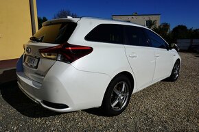 TOYOTA AURIS KOMBI 1,8 HYBRID 2015 NOVÉ CZ - 6