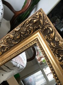 Zrcadlo osazené do krásného starožitného rámu - 6