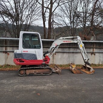 Minibagr Takeuchi TB228 - 6