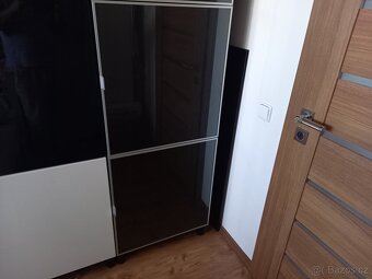 Ikea Besta skříňka s prosklenými dvířky - 6