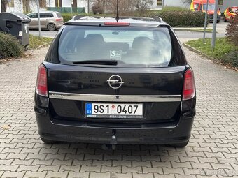 Opel Astra H 1.6 16V Caravan Combi ALU kola Původ ČR Tažné - 6