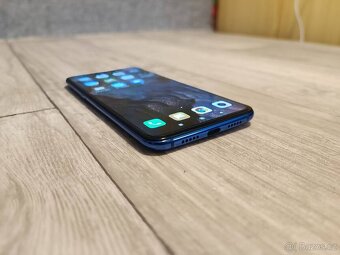 Xiaomi Mi 9 LTE 64GB modrá - 6