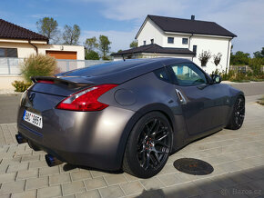 Nissan 370Z - 6