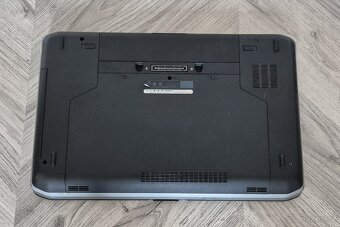 Dell Latitude E5530 (i3 2,4GHz, 3GB RAM, 320 GB HDD) - 6