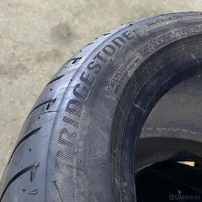 Letní pneu 245/40 R18 97Y Bridgestone 5,5mm - 6