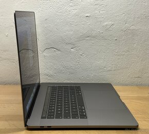 MacBook Pro 15” 2019 /16GB RAM/Intel i7/512GB SSD/Záruka - 6