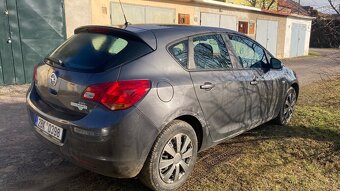 Opel Astra J 1.7 cdti - 6