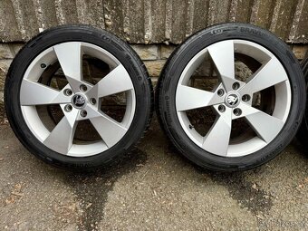 Originalní ALU kola Škoda 5x112 r17 letní pneu 7mm - 6