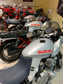 Prodám 4 ks suzuki katana GSX 250,400,750,1100 S - 6