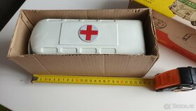 Bandai japan vw t1 ambulance - 6