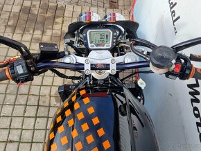 Yamaha FZR 1000 - 6