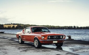 Ford Mustang Fastback 5.0 V8 - 6