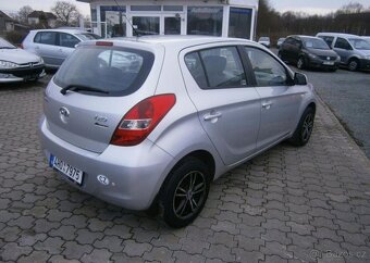 Hyundai i20 1.4i CZ,1.maj.klima benzín manuál 73 kw - 6