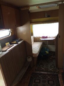 Starší karavan, bez spz - 6