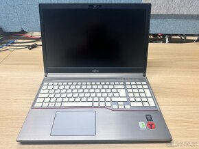 Notebook Fujitsu Lifebook E754 15,6", 8gb RAM, 256gb SSD - 6