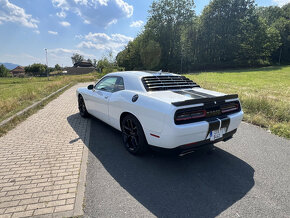 Dodge challenger 5.7 hemi - 6