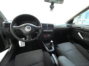 Volkswagen Golf 2.3 V5 - 6