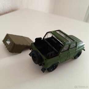 Prodám kovový model 1:43 UAZ - 6