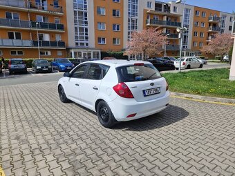 Kia Ceed 1.4  66kw  Rok.výroby 2010 Koupeno v ČR - 6