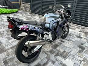 Suzuki gsxr 1100 - 6