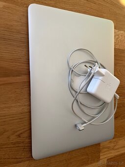 Macbook Air 13 early 2015 / 4 GB / nová baterie - 6