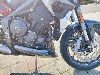 Triumph Street Triple 765 RS - 6